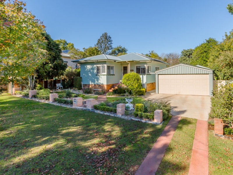 8 Perry Street, Harlaxton QLD 4350