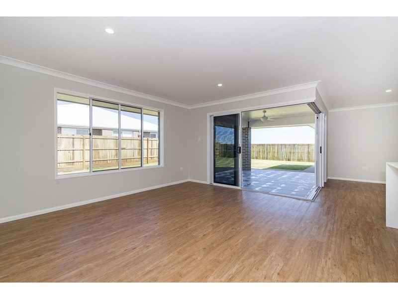 22 Gwenda Drive, Westbrook QLD 4350