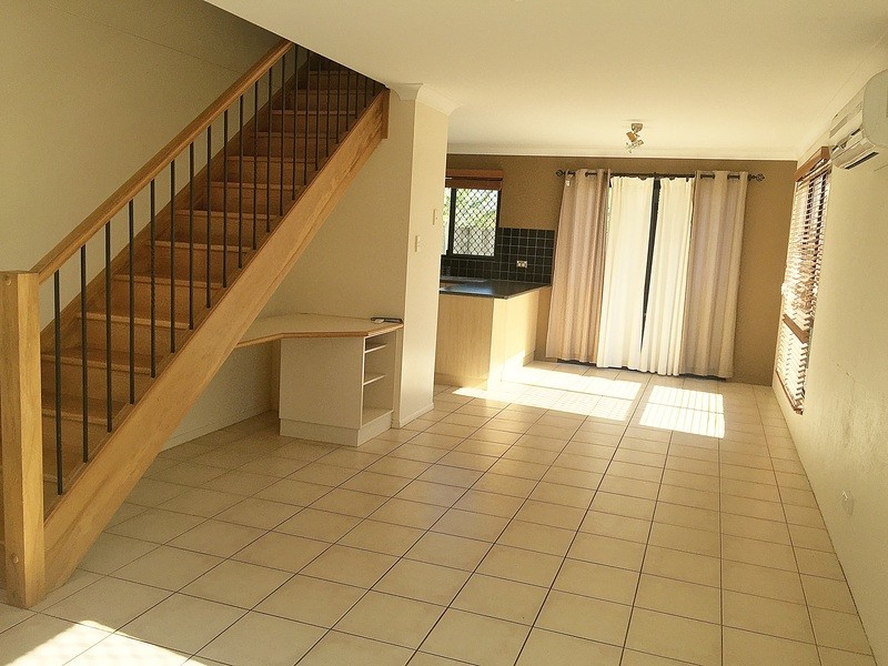 4/16 Pascoe Lane, Harlaxton QLD 4350