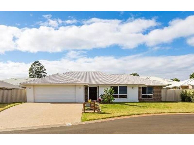 4 Chainey Court, Glenvale QLD 4350