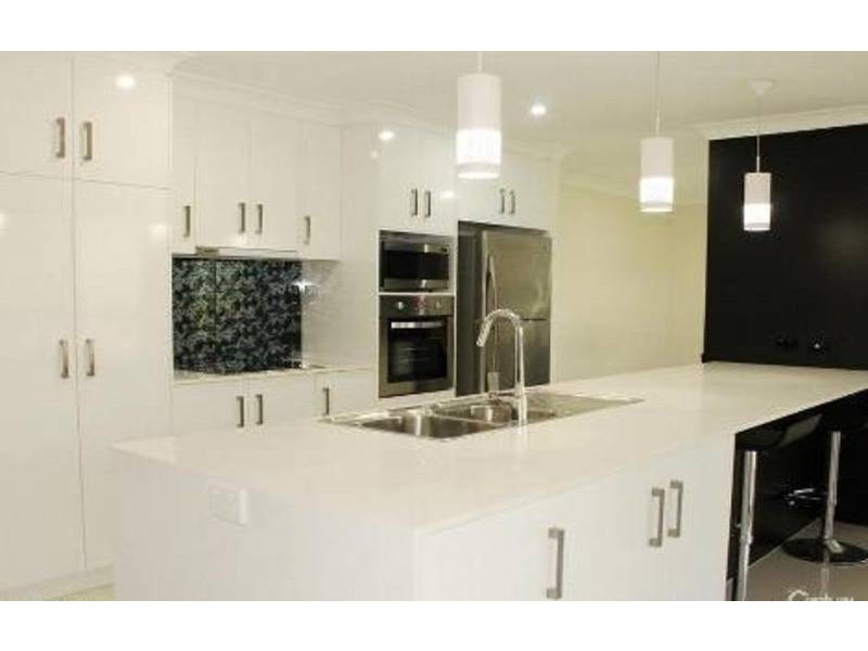 4 Chainey Court, Glenvale QLD 4350