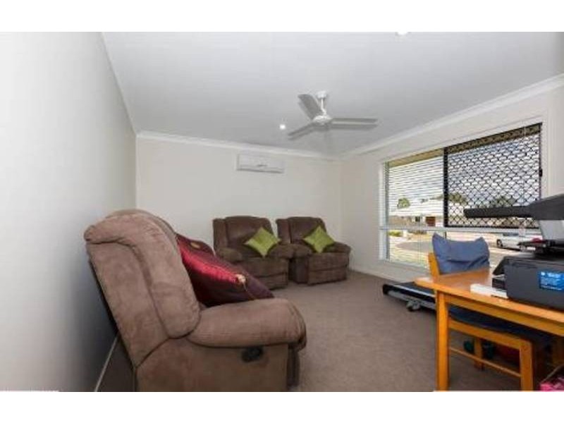 4 Chainey Court, Glenvale QLD 4350