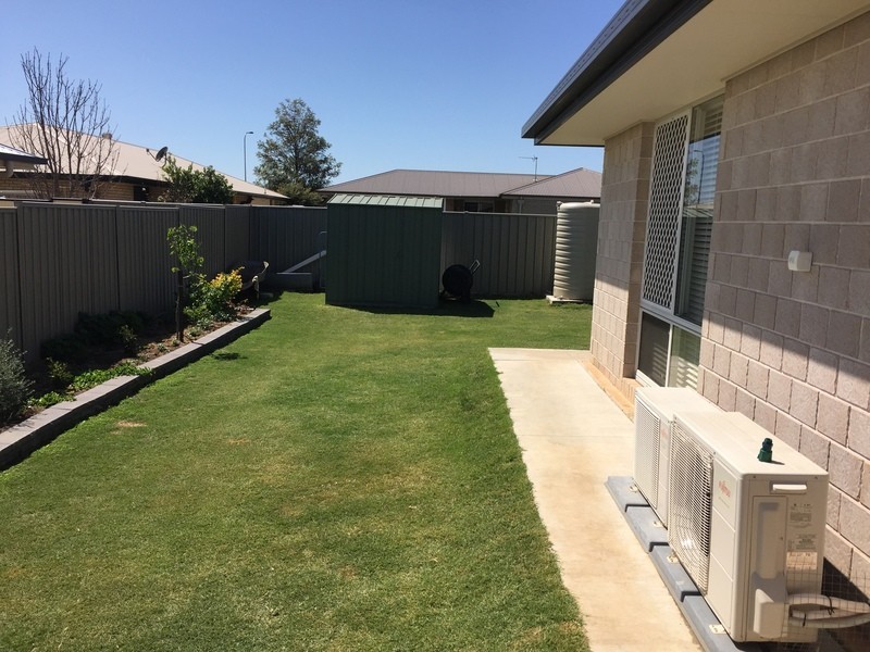 25 Murray Street, Oakey QLD 4401