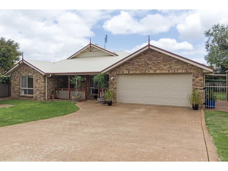 99 Rowbotham Street, Rangeville QLD 4350