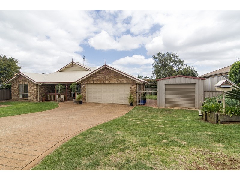 99 Rowbotham Street, Rangeville QLD 4350