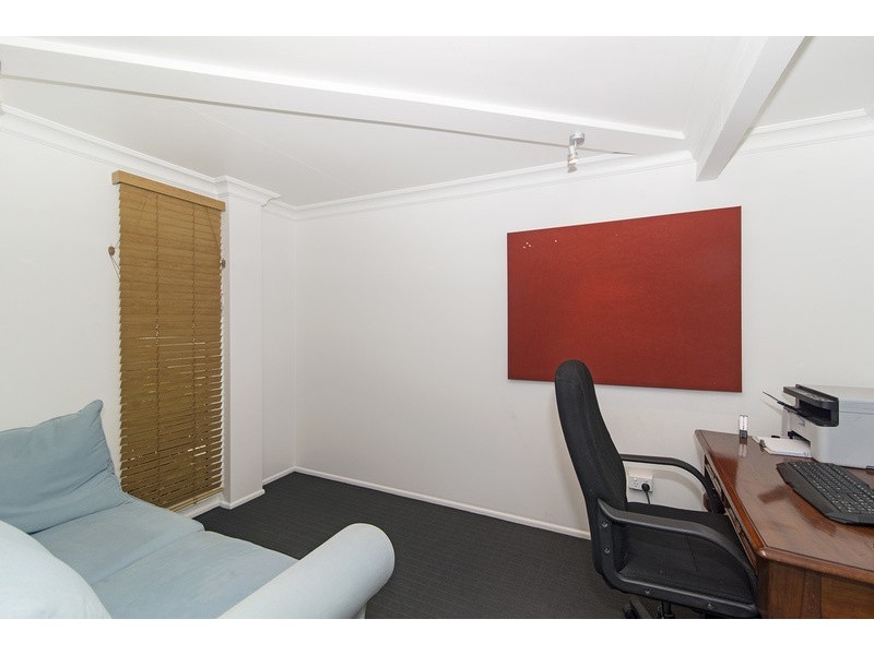 16 Barrymount Crescent, Mount Lofty QLD 4350