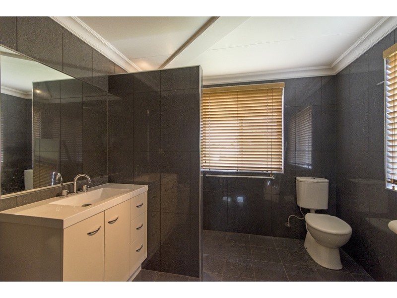 16 Barrymount Crescent, Mount Lofty QLD 4350
