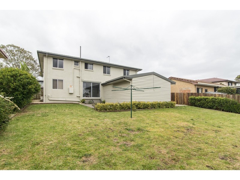 16 Barrymount Crescent, Mount Lofty QLD 4350