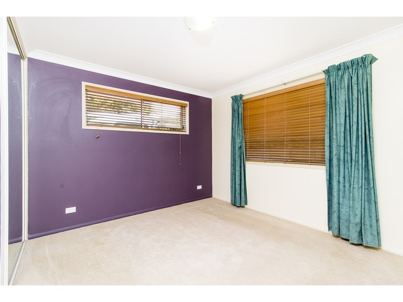 11 Hillcrest Court, Kearneys Spring QLD 4350