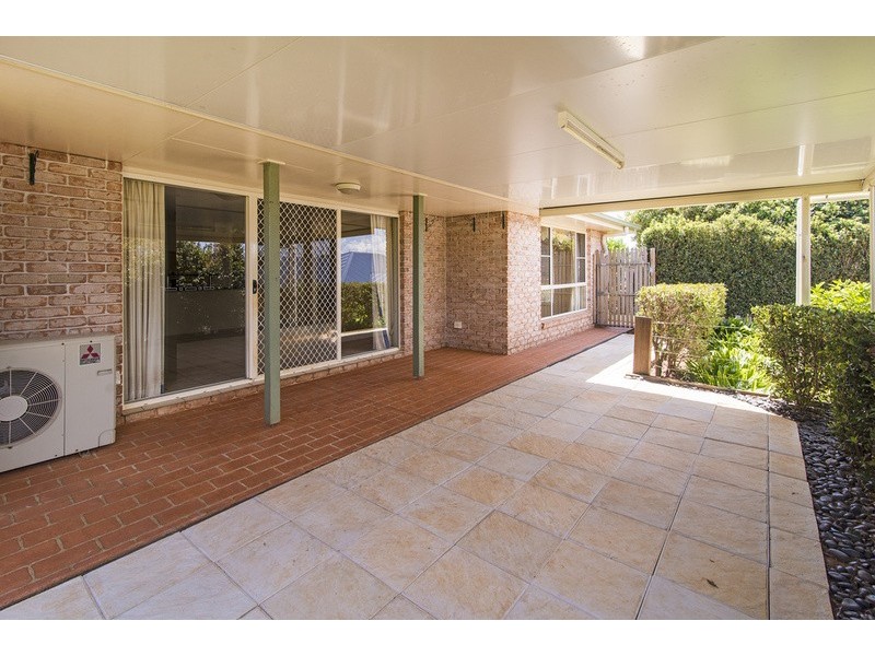 11 Hillcrest Court, Kearneys Spring QLD 4350