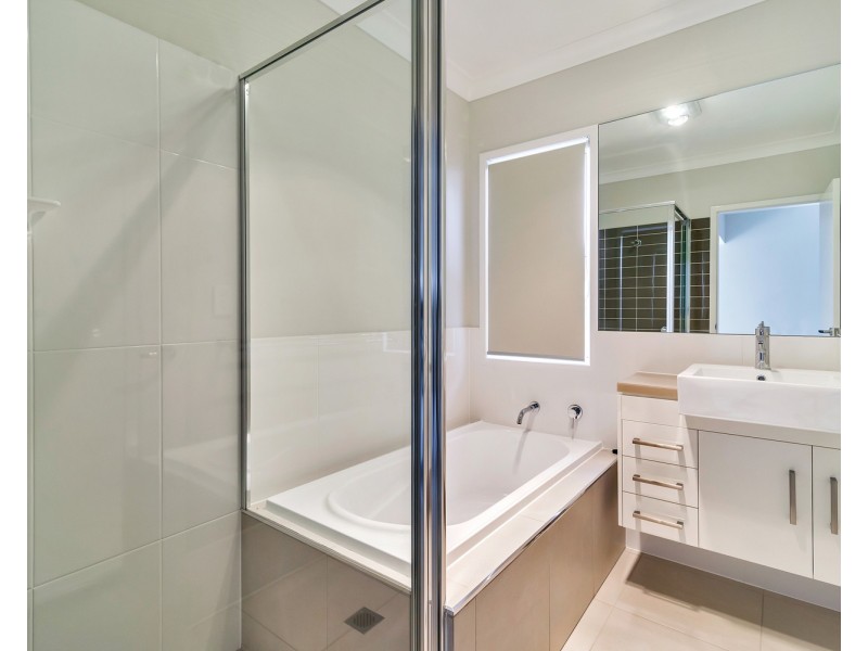 1/99 Long Street, South Toowoomba QLD 4350