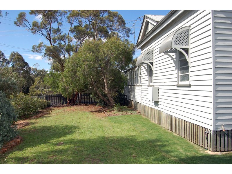 93 Lorrimer Street, Oakey QLD 4401