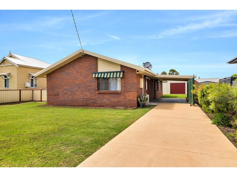 7 Mcdonald Street, Oakey QLD 4401