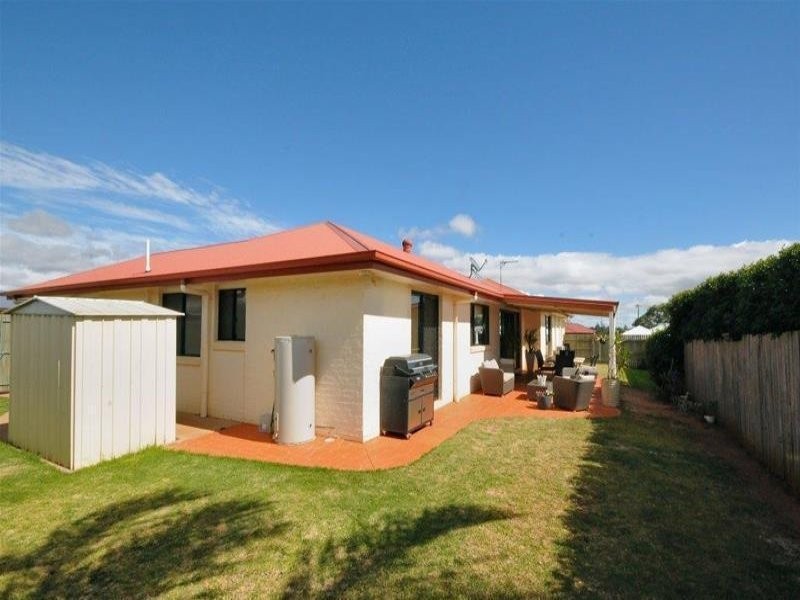 28 Hinchcliffe Drive, Kearneys Spring QLD 4350