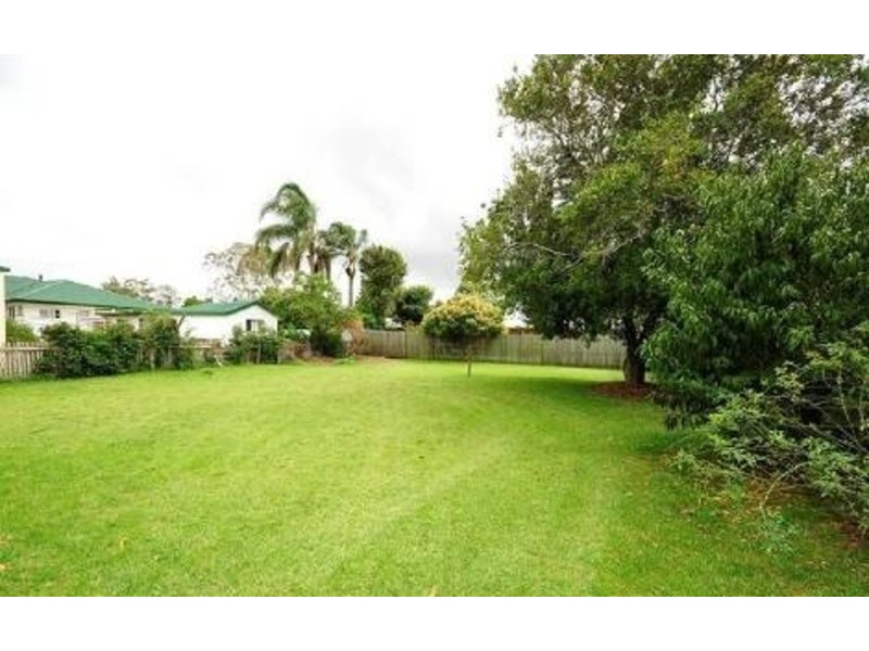 25 Matthews Street, Harristown QLD 4350
