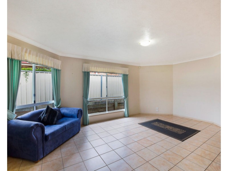 572 Hume Street, Middle Ridge QLD 4350