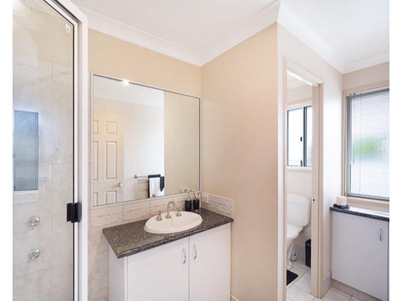 572 Hume Street, Middle Ridge QLD 4350