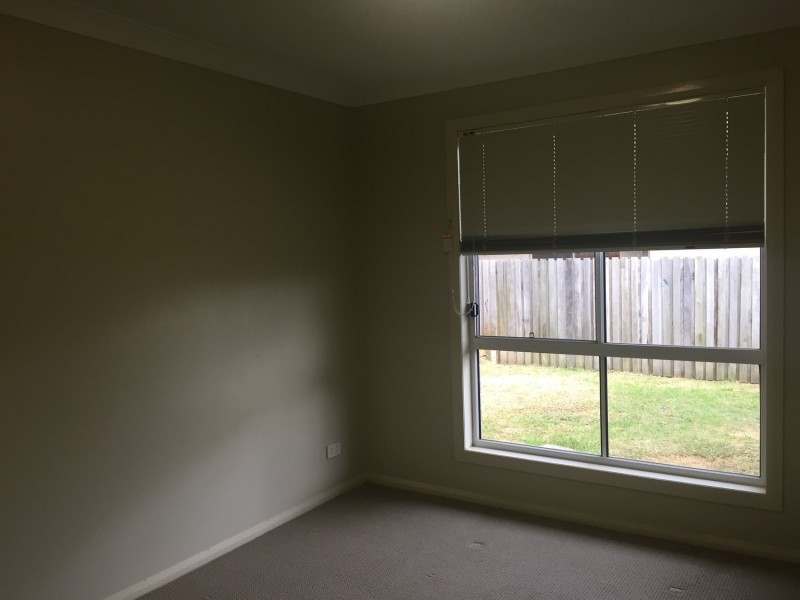 2/15 Horrocks Crescent, Kearneys Spring QLD 4350
