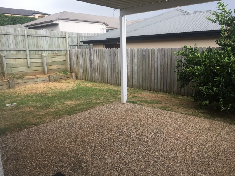 2/15 Horrocks Crescent, Kearneys Spring QLD 4350