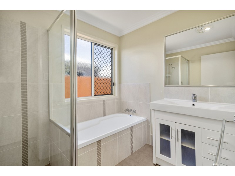 4/10 Lendrum Street, Newtown QLD 4350
