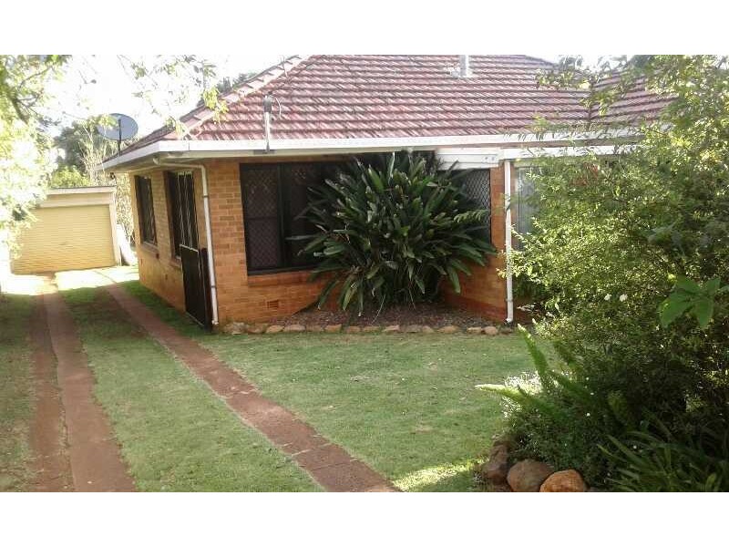 18 Robinson Street, North Toowoomba QLD 4350