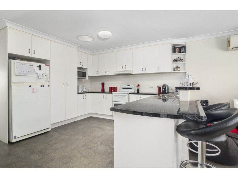 4b Village Court, Glenvale QLD 4350