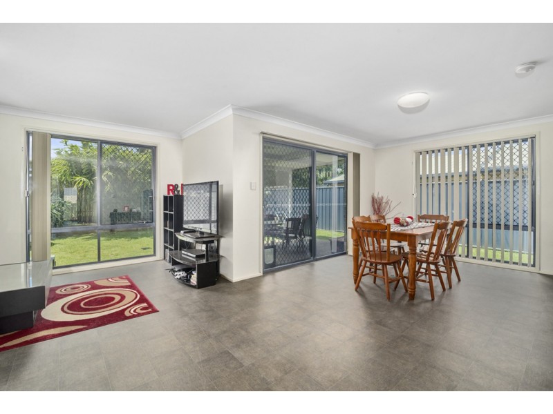 4b Village Court, Glenvale QLD 4350