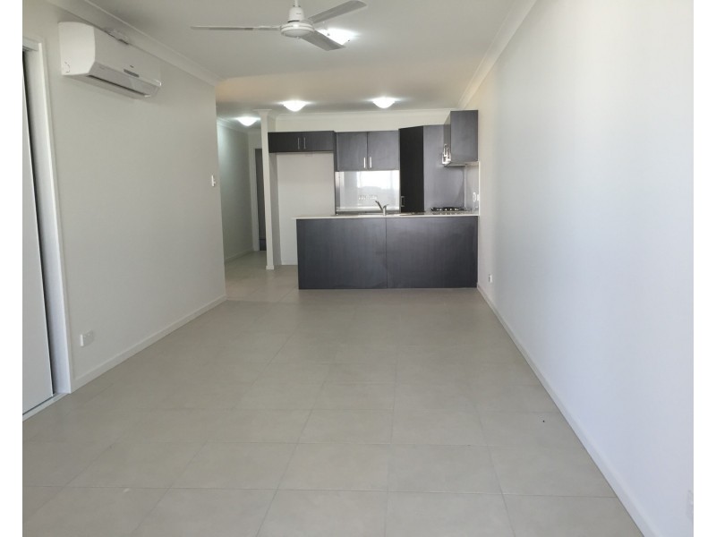 1/4 Cardamon Crescent, Glenvale QLD 4350