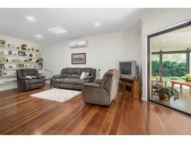 9 Thorley Court, Middle Ridge QLD 4350