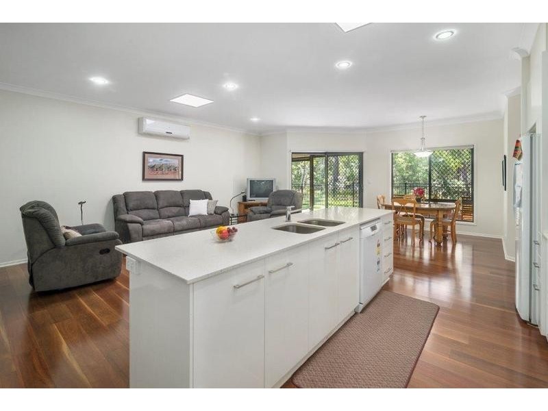 9 Thorley Court, Middle Ridge QLD 4350