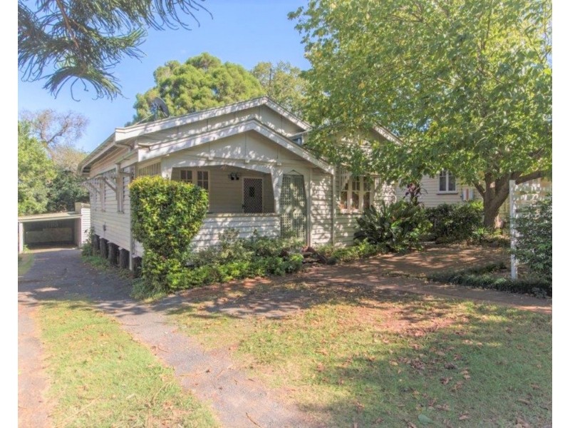 99 Ruthven Street, Harlaxton QLD 4350