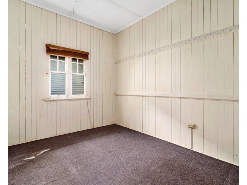 99 Ruthven Street, Harlaxton QLD 4350