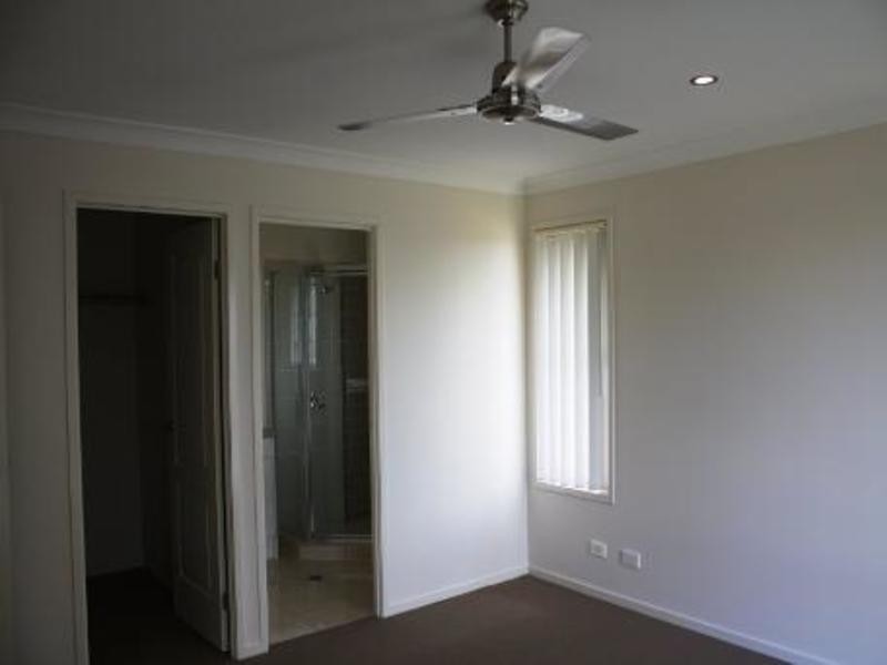 34 Newman Road, Wyreema QLD 4352