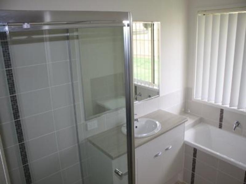 34 Newman Road, Wyreema QLD 4352