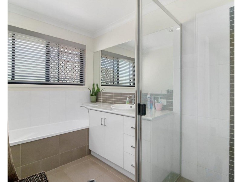 28  Pugh Street, Middle Ridge QLD 4350