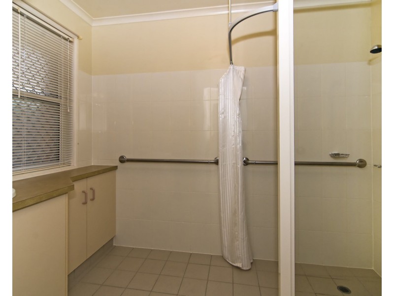 4/31 Gladstone Street, Newtown QLD 4350