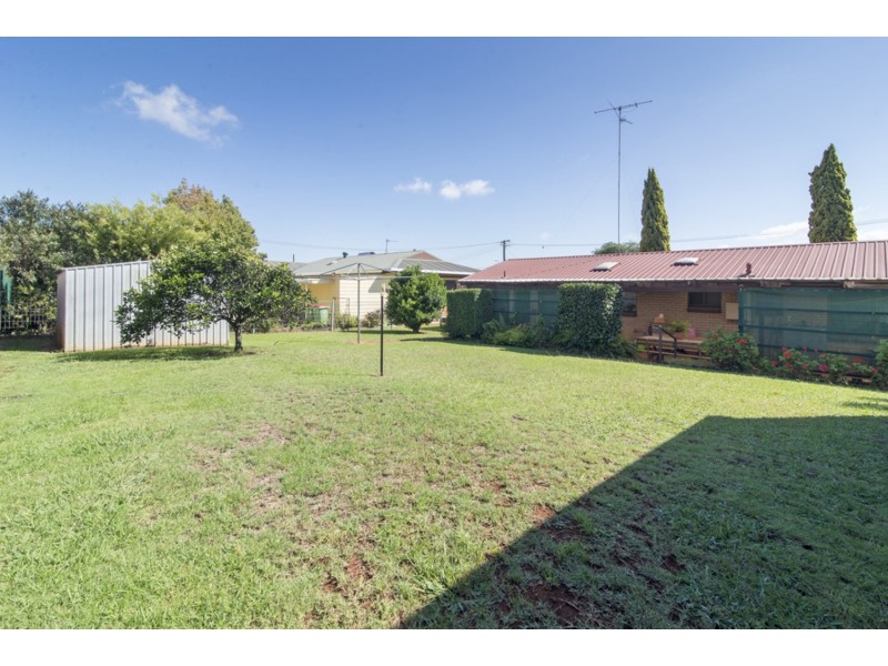 30 Hibiscus Drive, Centenary Heights QLD 4350