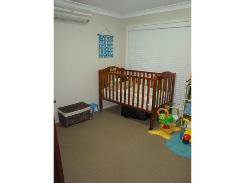 2/8 Sambar Court, Kearneys Spring QLD 4350