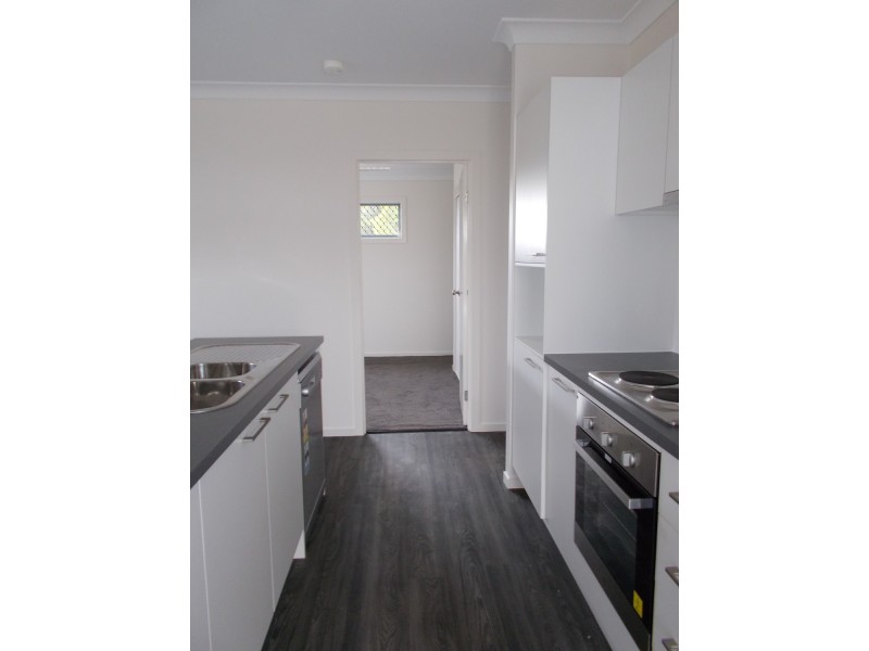 1/489 Tor Street, Newtown QLD 4350