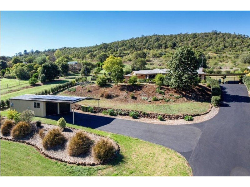 18 Redlands Drive, Gowrie Junction QLD 4352