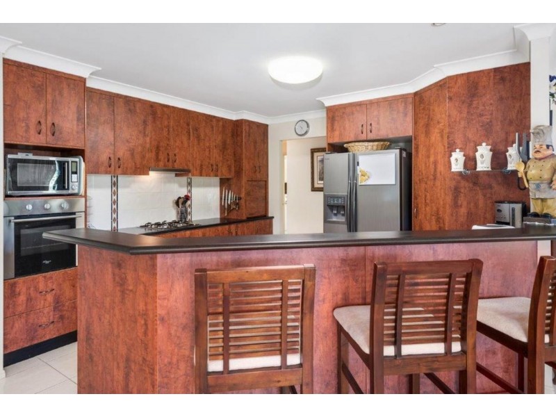 18 Redlands Drive, Gowrie Junction QLD 4352