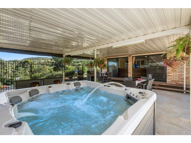 18 Redlands Drive, Gowrie Junction QLD 4352