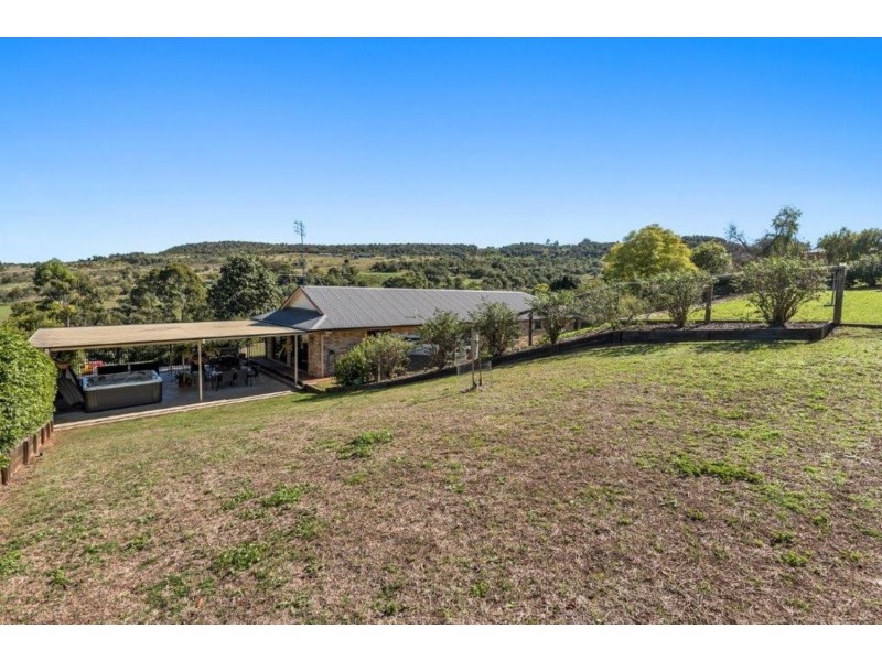 18 Redlands Drive, Gowrie Junction QLD 4352