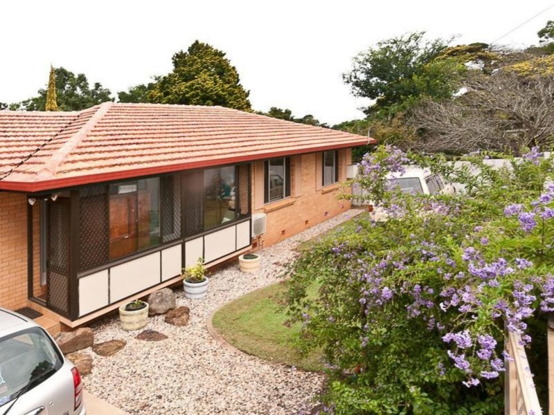4F Herries Street, East Toowoomba QLD 4350