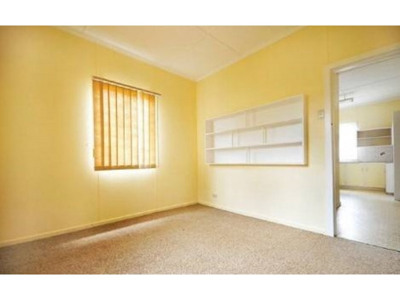 25 Matthews Street, Harristown QLD 4350