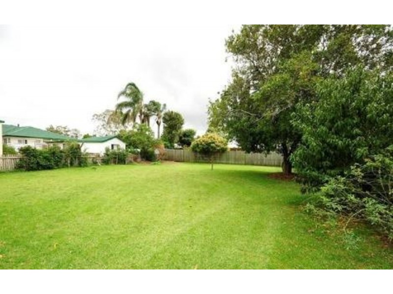 25 Matthews Street, Harristown QLD 4350
