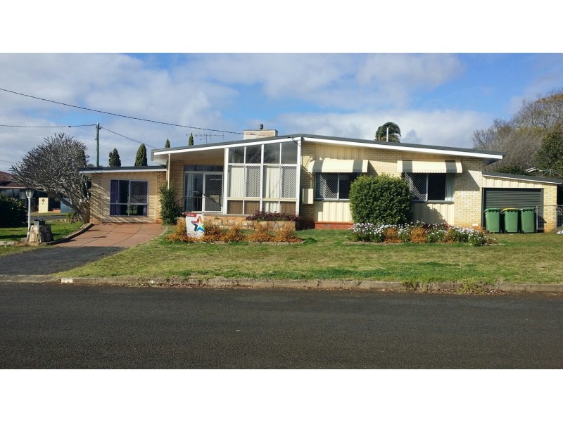 2A Macquarie Street, Centenary Heights QLD 4350