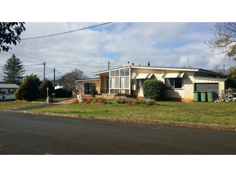 2A Macquarie Street, Centenary Heights QLD 4350