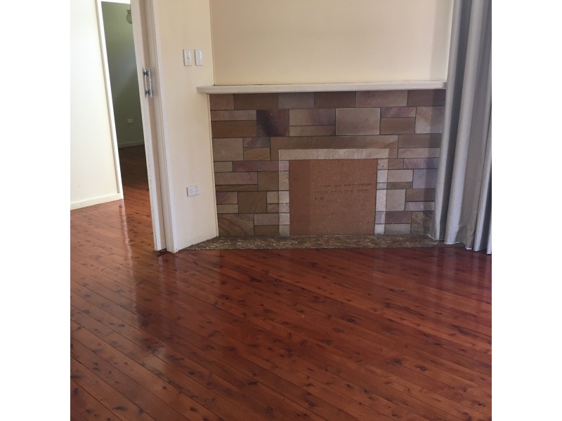 2A Macquarie Street, Centenary Heights QLD 4350