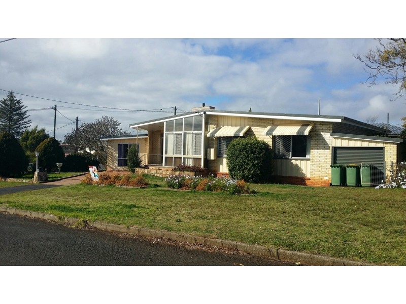 2A Macquarie Street, Centenary Heights QLD 4350